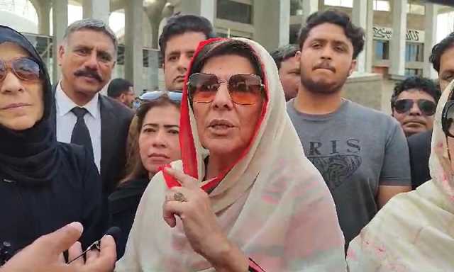 عمران خان کو مائنس کیا جارہا ہے، علی امین گنڈاپور ایم پی ایز کو لے کر اڈیالہ کے باہر بیٹھ جائیں، علیمہ خان