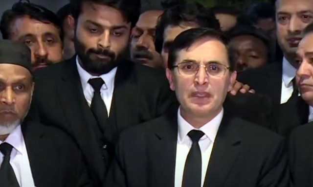 سپریم کورٹ کا فیصلہ مایوس کن، پی ٹی آئی کی مخصوص نشستیں مینڈیٹ چوروں کو دے دی گئیں، بیرسٹر گوہر