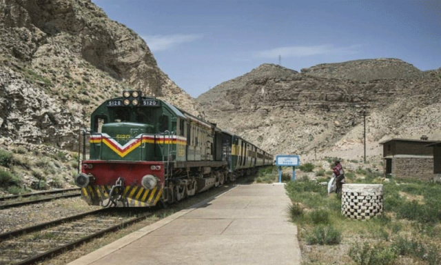 کوئٹہ تا کچلاک شٹل ترین منصوبہ کیا ہے اور اس میں کتنے اسٹیشنز شامل ہیں