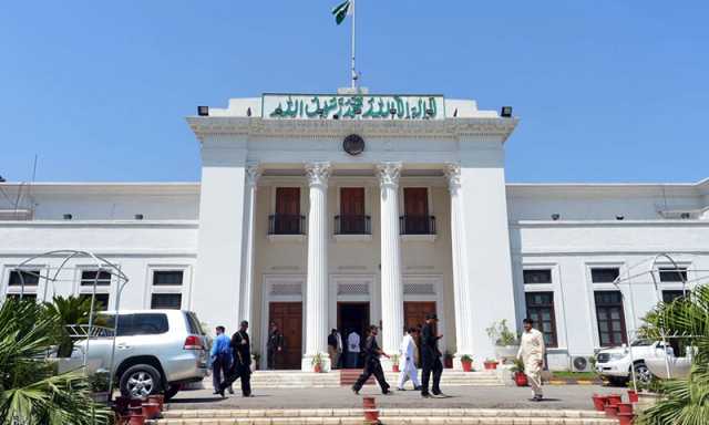 خیبر پختونخوا بجٹ 2025: افسران کے الاؤنسز میں کٹوتی اور نچلے ملازمین کے لیے ریلیف کی تیاریس