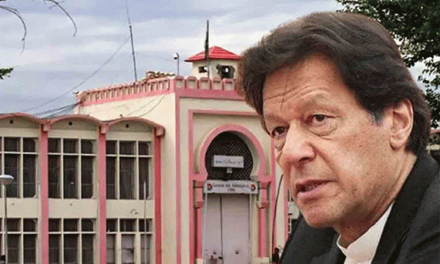 پی ٹی آئی کی اداروں پر تنقید نے صورتحال کو پیچیدہ بنا دیا، امریکا سے آیا پاکستانیوں کا وفد عمران خان سے ملاقات میں ناکام