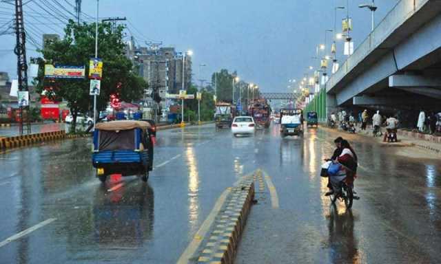 ملک کے بالائی علاقوں میں گرج چمک کے ساتھ بارش کی پیشگوئی، میدانی علاقوں میں شدید گرمی متوقع