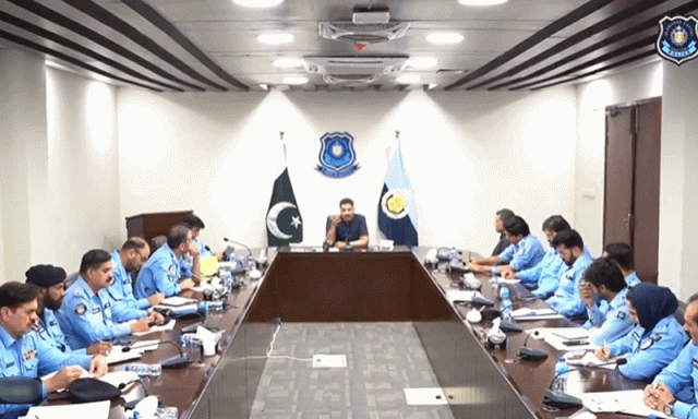 عیدالاضحیٰ: اسلام آباد میں ون ویلنگ، ہوائی فائرنگ اور غیرقانونی اسلحے کیخلاف کریک ڈاؤن کا فیصلہ