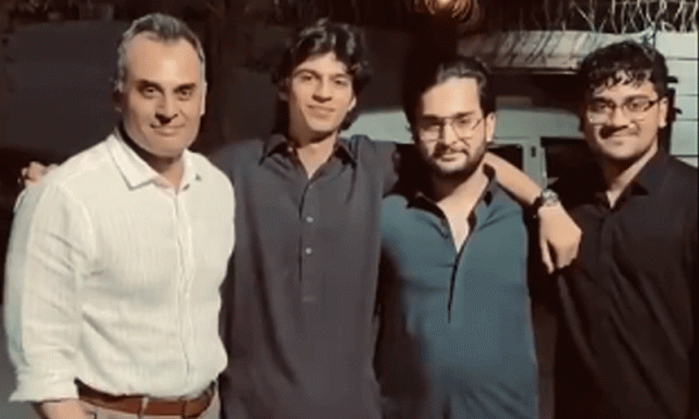 ’ہماری عید تو اب ہوئی‘، ایئر وائس مارشل اورنگزیب احمد کی عید کے موقع پر ویڈیو وائرل