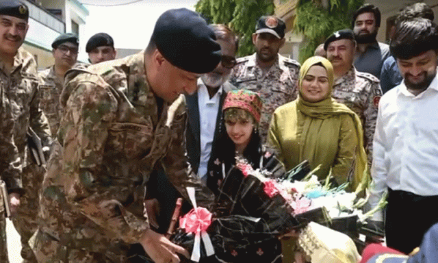 دہشتگرد بلوچستان کے ساتھ رشتوں کو نقصان نہیں پہنچا سکتے، ڈی جی آئی ایس پی آر کا جناح یونیورسٹی کراچی کا دورہ