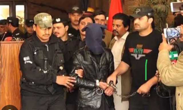 3 اتوار، 3 بچیاں، ایک درندہ: پشاور میں سیریل ریپسٹ اور قاتل کو 5 مرتبہ بار سزائے موت