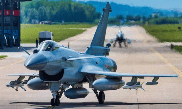 ایران کا چینی J-10C لڑاکا طیارے خریدنے کا فیصلہ، اسرائیل کے لیے خطرے کی گھنٹی