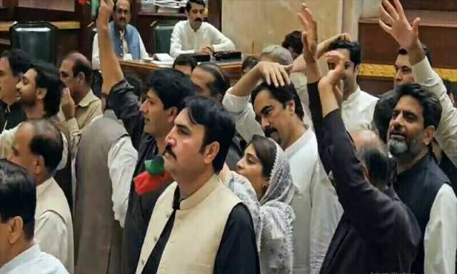 توہین مریم پر سزا دی جا رہی ہے، اپوزیشن کا اسپیکر کے اقدامات کو کورٹ میں چیلنج کرنے کا اعلان