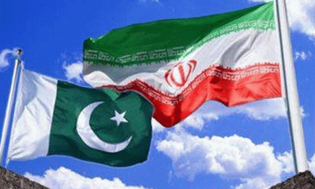 ایران میں تعینات پاکستانی سفارتی عملے کے اہلِ خانہ اور غیر ضروری اسٹاف کے انخلا کا فیصلہ