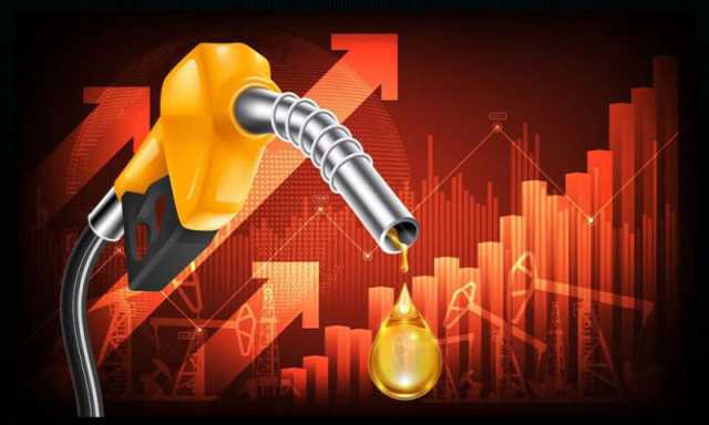 حکومت کا پیٹرول بم گرانے کا فیصلہ، فی لیٹر قیمت میں کتنے بڑے اضافے کا خدشہ؟