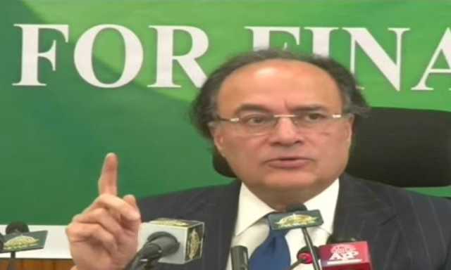 وفاقی وزیر خزانہ کی پوسٹ بجٹ پریس کانفرنس، صحافیوں کا احتجاج اور واک آؤٹ