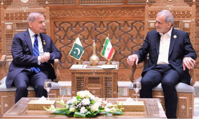 وزیراعظم کا ایرانی صدر کو ٹیلیفون، تمام سفارتی فورمز پر ایران کے لیے پاکستان کی حمایت کا اعادہ