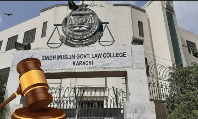 سپریم کورٹ: ایس ایم لا کالج بند نہ کرنے اور ایل ایل بی پروگرام کا دورانیہ 4 سال کرنیکا کا  حکم
