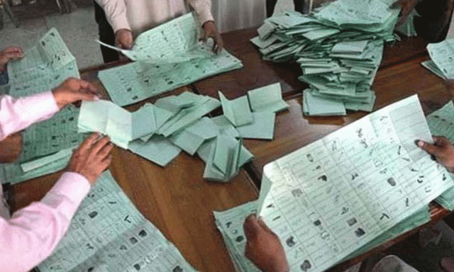 سیالکوٹ ضمنی الیکشن: پی پی 52 میں ووٹنگ کا عمل مکمل، ووٹوں کی گنتی جاری