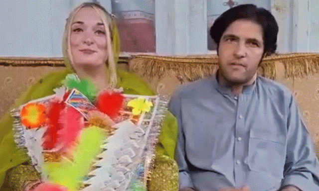 امریکا سے آنے والی خاتون نے پاکستانی نوجوان سے شادی کرلی، اسلامی نام بھی رکھ لیا