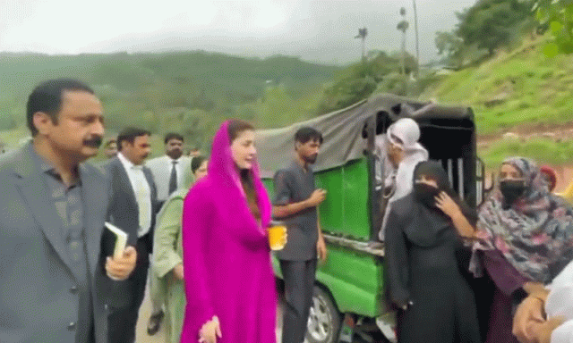 مریم نواز مری سے واپسی پر فیلڈ اسپتال دیکھ کر رک گئیں، سہولیات کا جائزہ