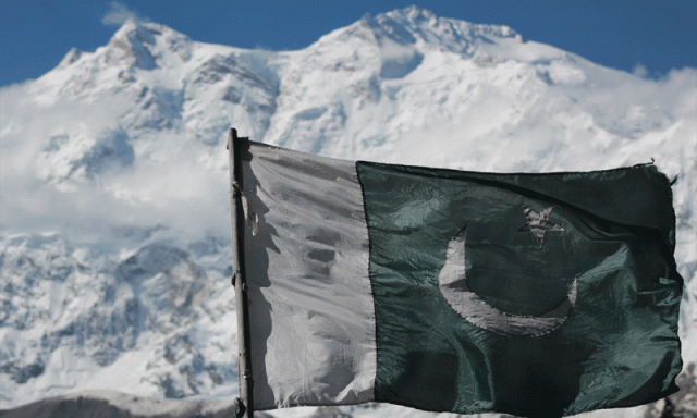 پاکستان کے 5 کوہ پیماؤں نے گزشتہ 24 گھنٹوں کے دوران نانگا پربت کو سر کرلیا۔