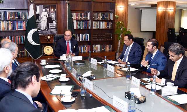 حکومت کاروباری برادری کے ساتھ مشاورت پر مبنی پالیسی سازی جاری رکھنے کے لیے پرعزم ہے، وزیر خزانہ