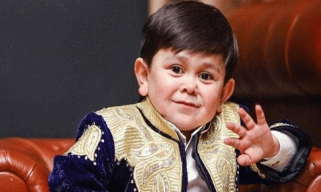 دنیا کے سب سے چھوٹے قد کے گلوکار عبدو روزق کو دبئی میں کیوں گرفتار کیا گیا؟