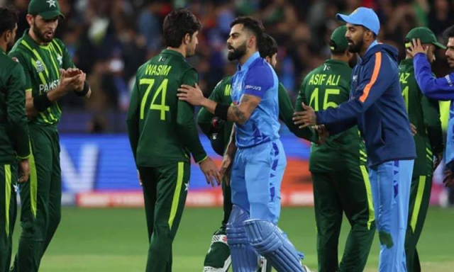 بھارتی میڈیا ایشیا کپ شیڈول پر برہم، پاکستان کے ساتھ میچ کے بائیکاٹ کا مطالبہ زور پکڑ گیا