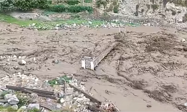بابوسر سیلاب: 15 افراد تاحال لاپتہ، گلگت بلتستان کی طرف سفر سے منع کردیا گیا