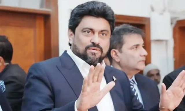 لیاری عمارت حادثہ: گورنر سندھ کا جاں بحق افراد کے لواحقین کو پلاٹ دینے کا اعلان
