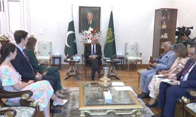وزیراعظم سے برطانوی ہائی کمشنر کی ملاقات، دوطرفہ تعلقات اور علاقائی صورتحال پر تبادلہ خیال