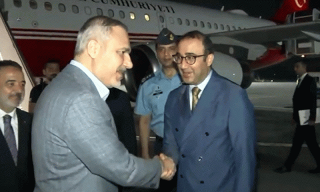 ترک وزرائے خارجہ اور دفاع سرکاری دورے پر پاکستان پہنچ گئے