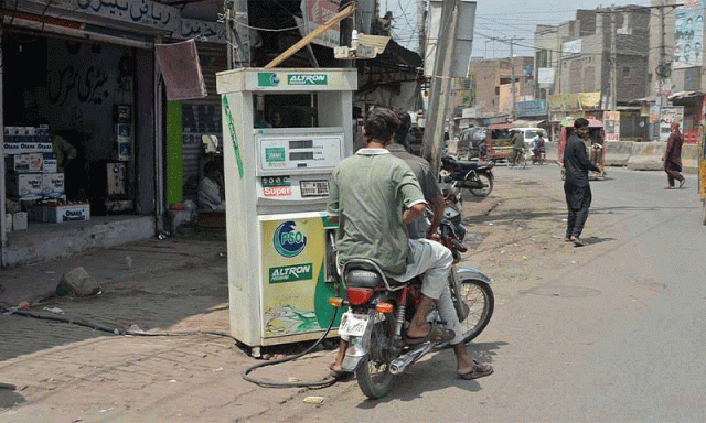 کیا بلوچستان میں ایرانی پیٹرول کم قمیت پر دستیاب ہے؟