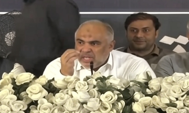 ’جس نے عدم اعتماد لے کر آنی ہے لے آئے، ہم مقابلہ کرنا جانتے ہیں‘، اسد قیصر