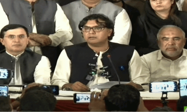 اپوزیشن جماعتوں کی اے پی سی، 26ویں آئینی ترمیم کے خاتمے اور ایس آئی ایف سی کی تحلیل کا مطالبہ