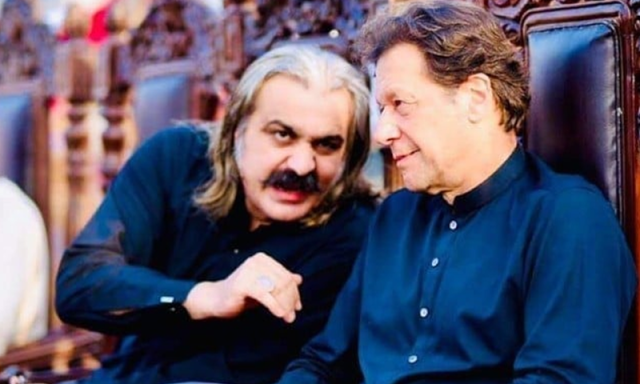 علی امین گورننس کے مسائل حل کرنے اور امن قائم کرنے میں ناکام ہیں تو استعفیٰ دے دیں، عمران خان