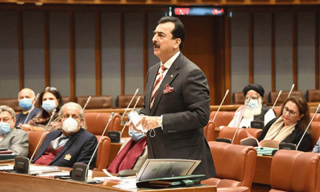 پیپلزپارٹی حکومت میں شامل ہو یا عوام میں جاکر سیاست کرے، یوسف رضا گیلانی کی تجویز