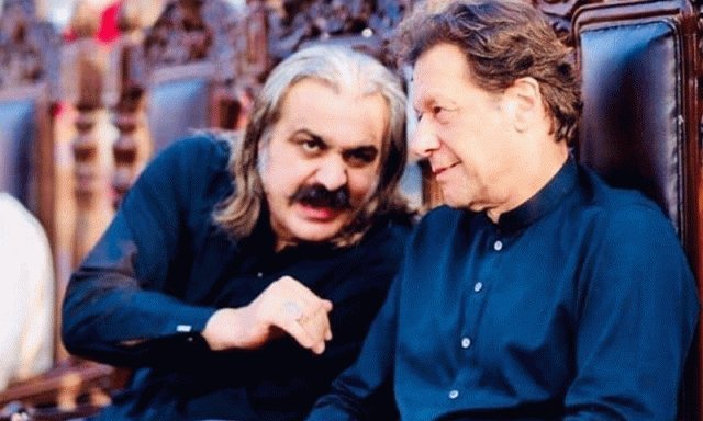عمران خان ناحق قید ہے، علی امین گنڈاپور وزیراعظم اور آرمی چیف کی موجودگی میں بول پڑے