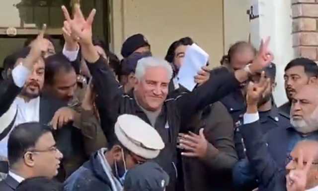 9 مئی جلاؤ گھیراؤ کیس: عدالت نے پی ٹی آئی رہنما شاہ محمود قریشی کو بری کردیا