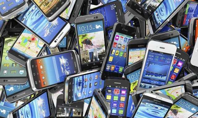 موبائل فونز پر ناقابلِ برداشت ٹیکس سے چھٹکارا، 3 دسمبر کو کیا فیصلہ متوقع ہے؟