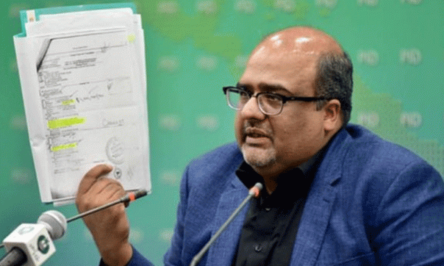 عدالت نے پی ٹی آئی رہنما مرزا شہزاد اکبر کو اشتہاری قرار دے دیا