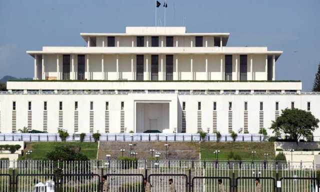 چیف جسٹس وفاقی آئینی عدالت جسٹس امین الدین خان آج ایوان صدر میں حلف اٹھائیں گے