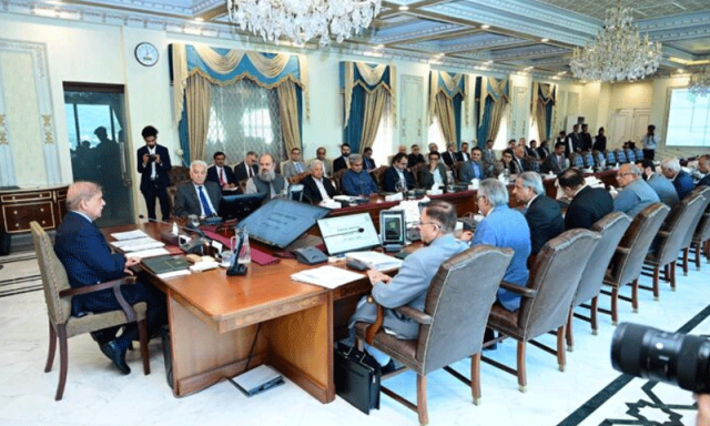 وفاقی کابینہ کے ارکان کی وزارتوں کا اعلان کردیا گیا