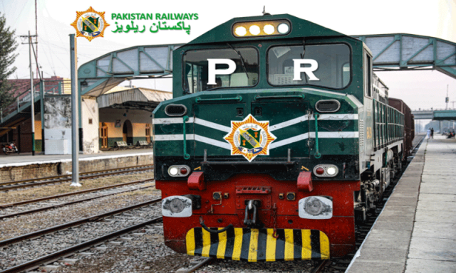 پاکستان ریلوے میں کیش لیس نظام کا آغاز، مسافروں کے لیے ادائیگی کا جدید طریقہ متعارف
