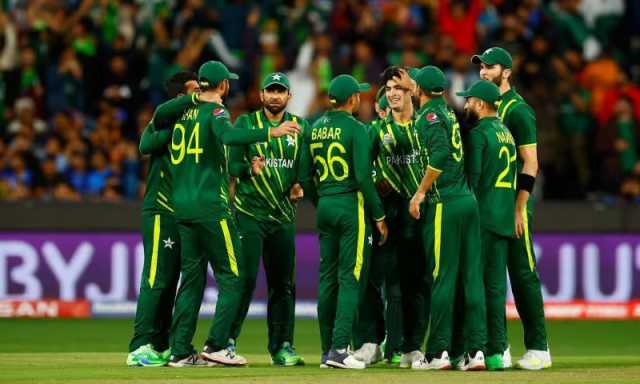 کون سے 4 قومی کرکٹرز قائداعظم ٹرافی کے ابتدائی راؤنڈ میں ایکشن میں نظر آئیں گے؟
