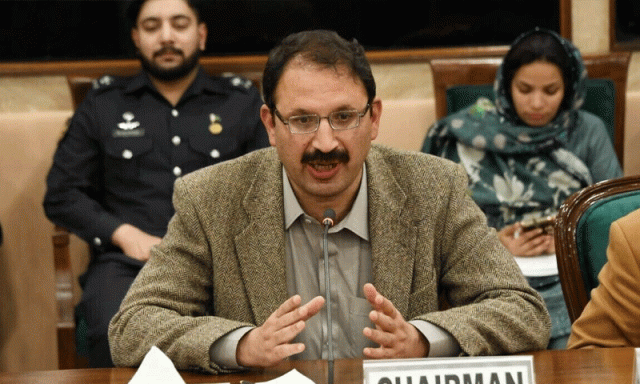 عمران خان کی ہدایت، جنید اکبر نے پبلک اکاؤنٹ کمیٹی کی چیئرمین شپ سے استعفیٰ دیدیا
