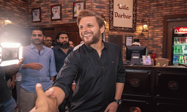شاہد آفریدی نے دبئی میں کھانے کا ہوٹل کھول لیا
