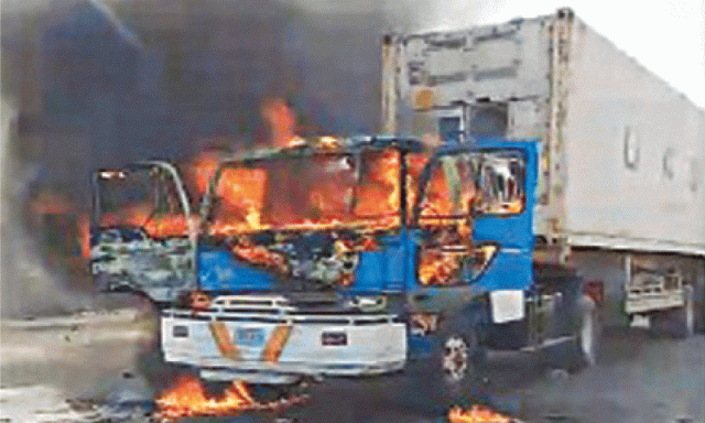 مورو میں احتجاجی مظاہرین کے خلاف دو مقدمات درج، نوشہروفیروز میں دفعہ 144 نافذ