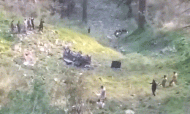 باغ: پولیس کی گاڑی کھائی میں گرنے سے 5 اہلکار شہید