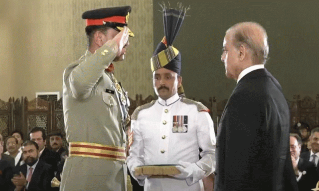 آرمی چیف سید عاصم منیر کو بیٹن آف فیلڈ مارشل سے نواز دیا گیا