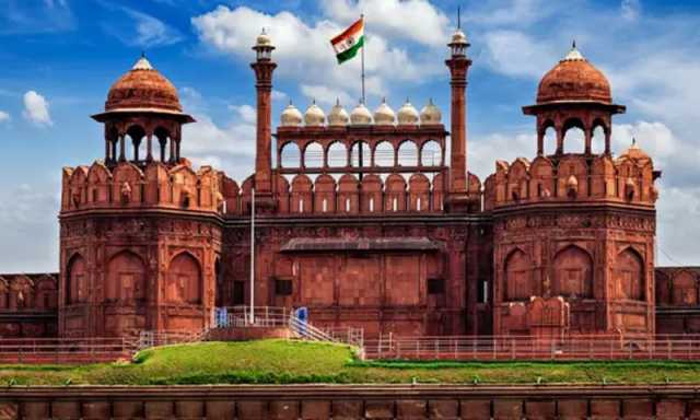 لال قلعے کا قبضہ دلوایا جائے، مغل بادشاہ بہادر شاہ ظفر کے پڑپوتے کی بیوہ عدالت پہنچ گئی