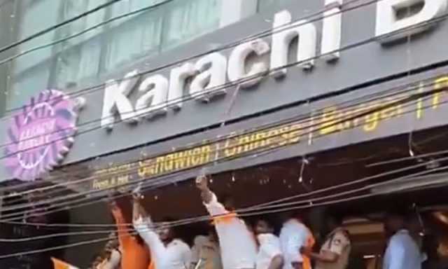 کراچی فتح نہ کرسکے تو حیدرآباد کی کراچی بیکری پر چڑھ دوڑے
