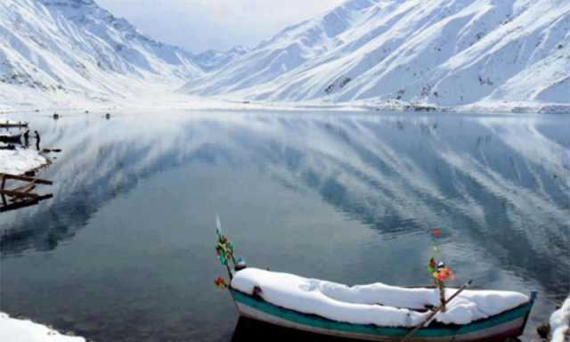 ’چَلو چَلو جھیل سیف الملوک چَلو‘ کاغان کے رستے 6 ماہ بعد سیاحوں کے لیے کھل گئے