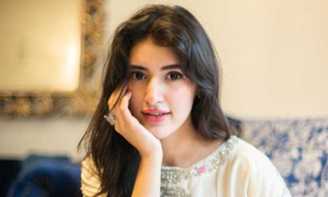 اداکارہ سحر ہاشمی کو پاؤں دبانے اور اپنے ہاتھ سے کھانا کھلانے والے شوہر کی تلاش